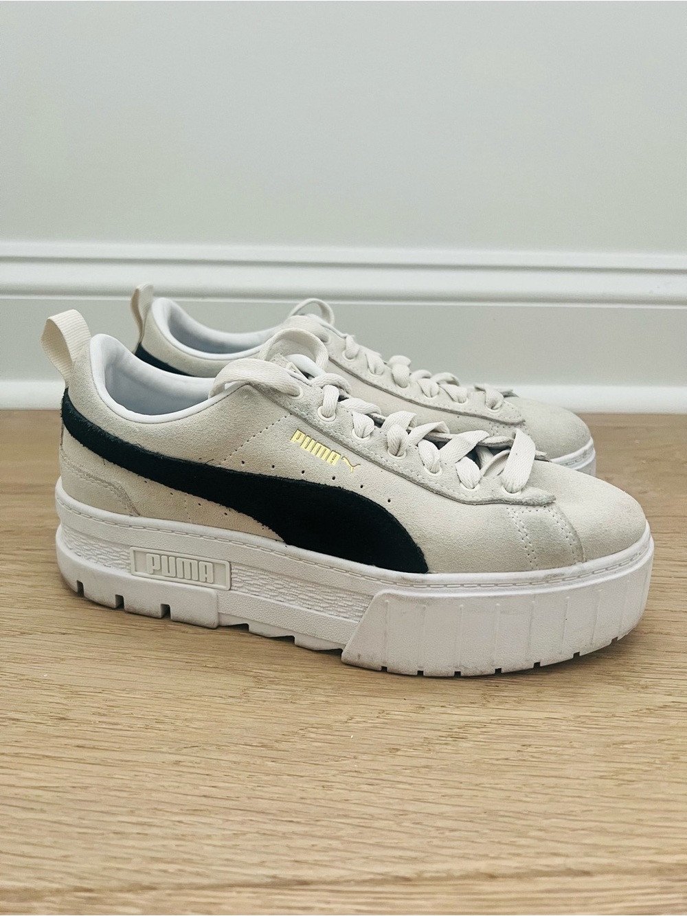 Puma Mayze Ivory Glow Suede Platform Sneaker Women’s 8.5 Shoe